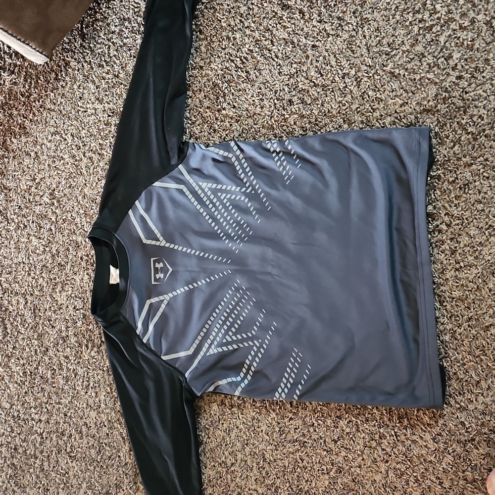 Under Armour boys size youth medium